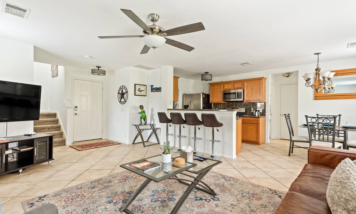 Parkridge Gardens House | Celery - South Austin Sanctuary