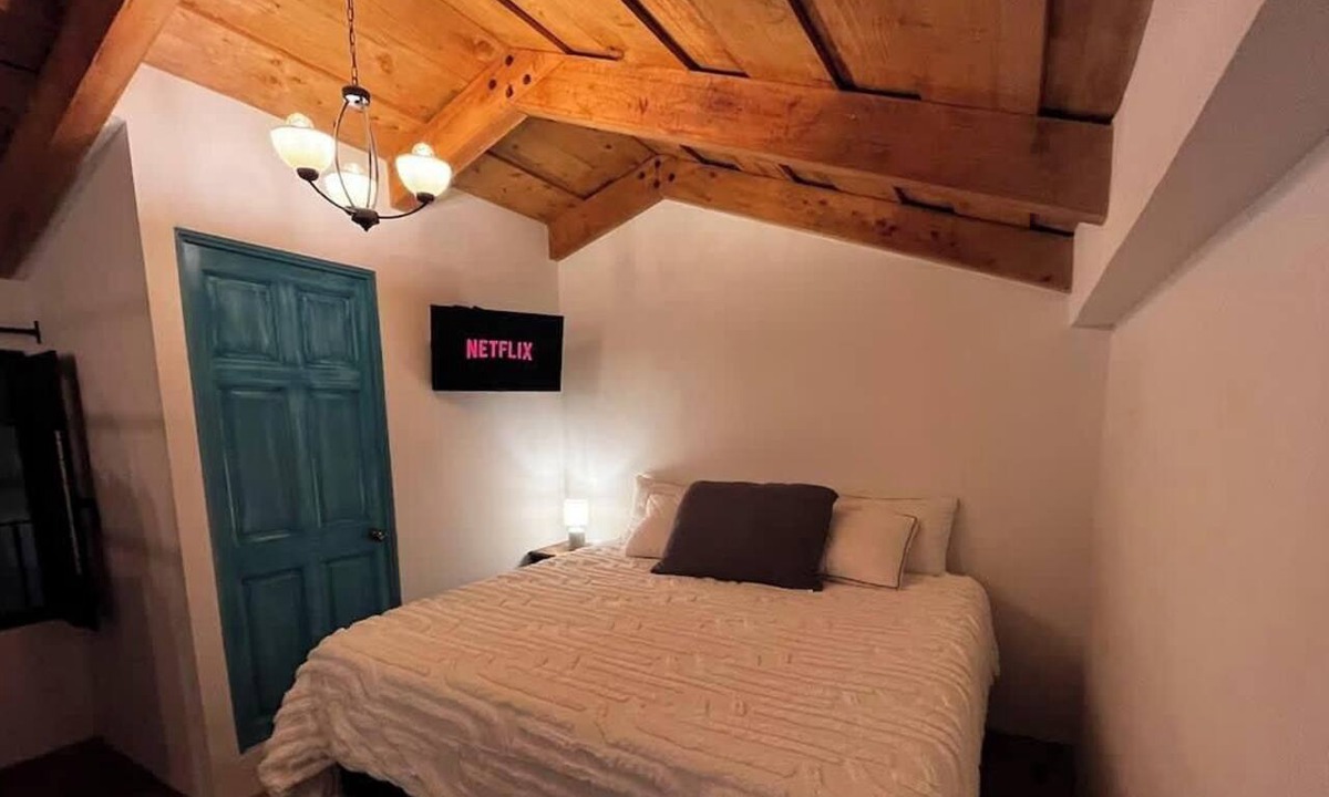 Antigua Guatemala Apartment | Central Antigua Loft · King Bed · Volcano Views