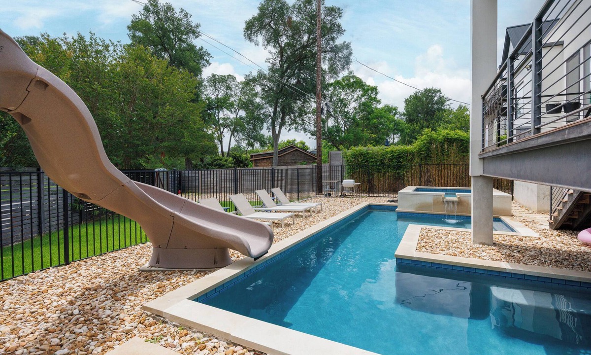 Austin House | central contemporary POOL and SPA