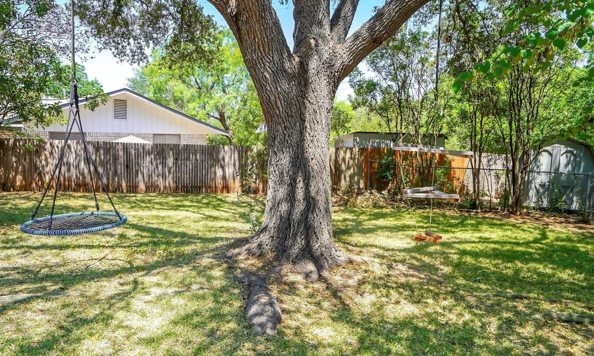 Leon Valley House | Central SA Stay at its Finest, Room for 12