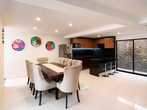 Atlixco House | Centric house Game Room Terrace Family