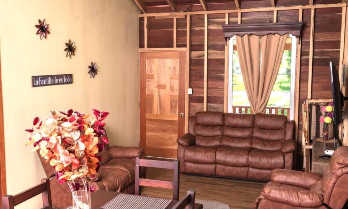 Santa Ana House | Charming 2-bedroom house with AC, WiFi and Pool in peaceful Place Santa Ana