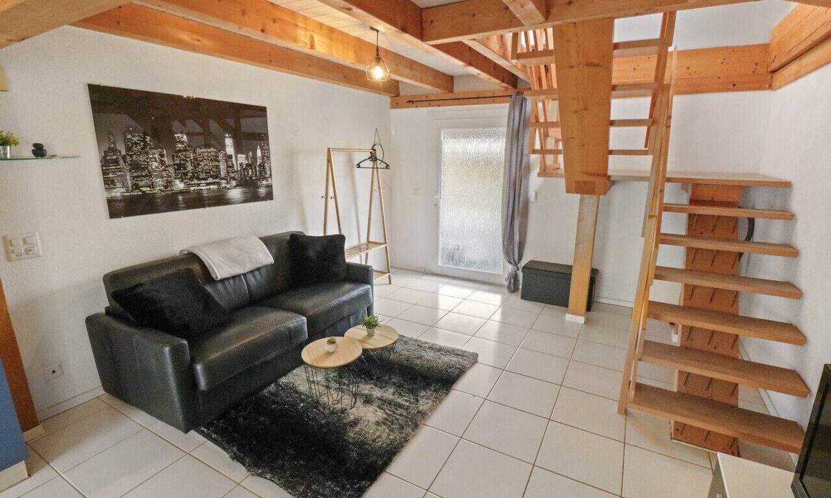 Cournillens Apartment | Charming duplex with a shared pool