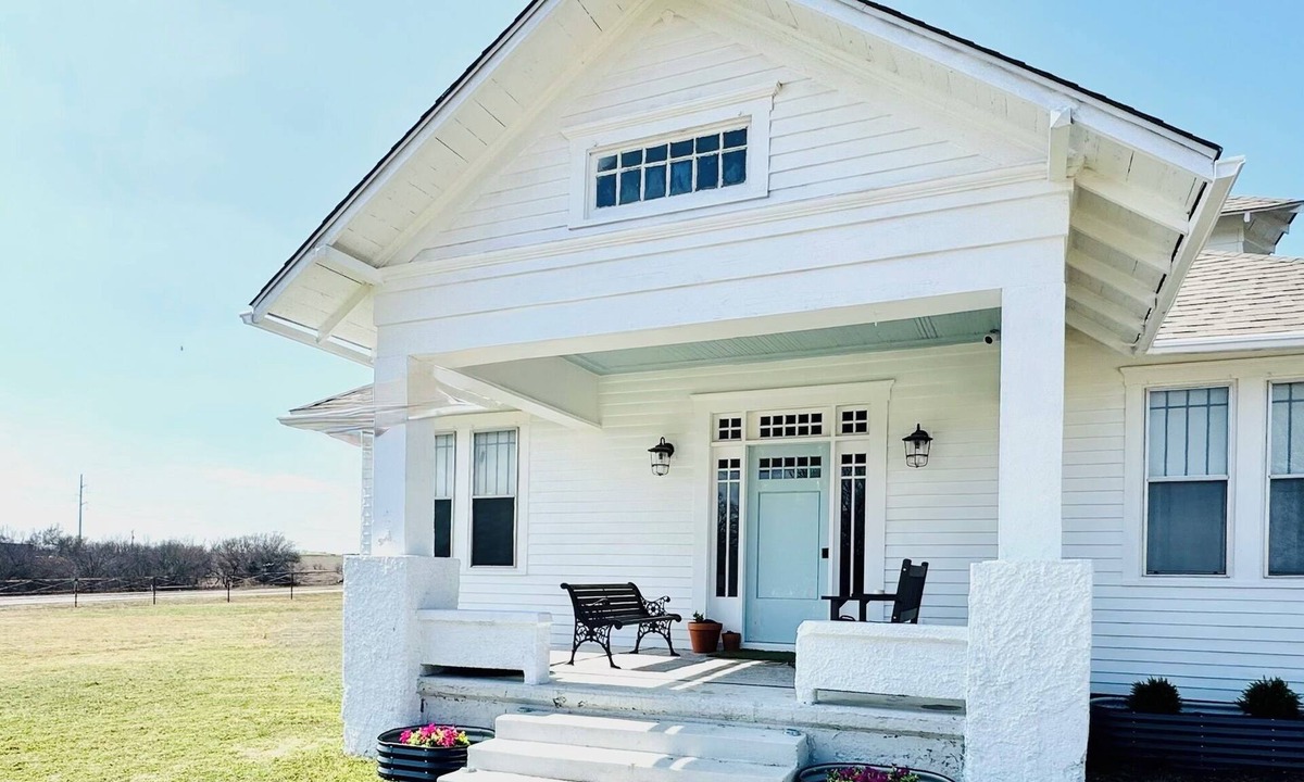 Muenster House | Charming, Fully Restored 1.5 Story Farmhouse on Acreage