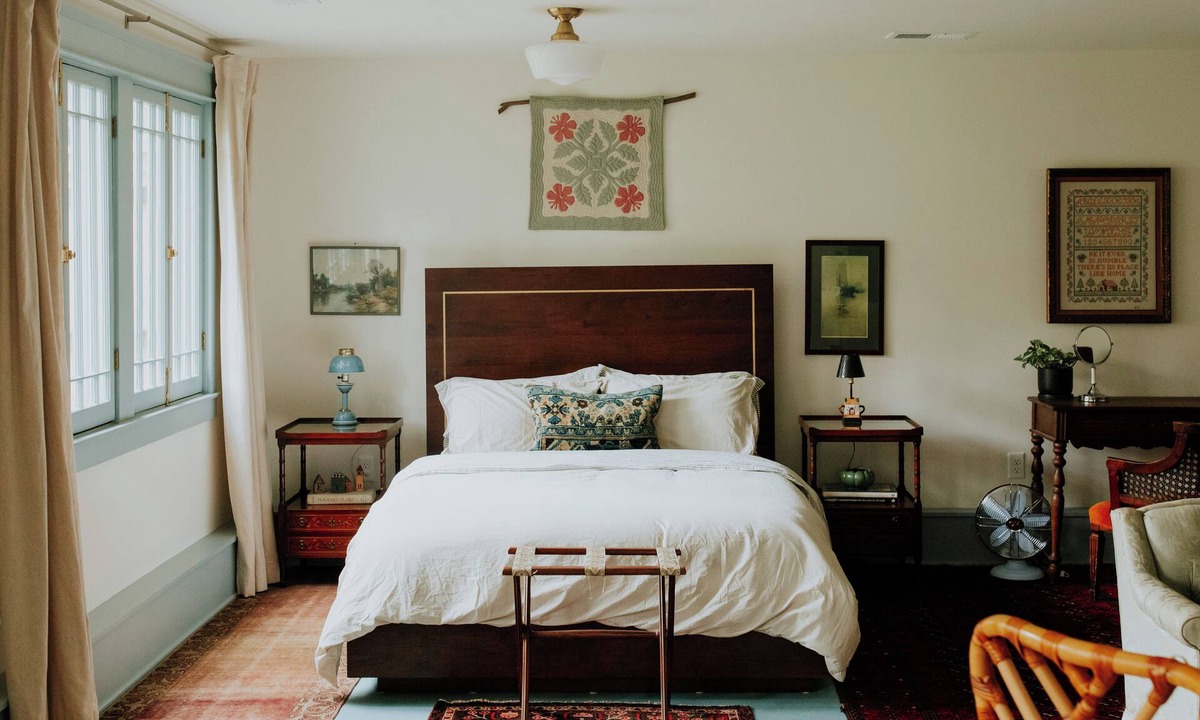 Memphis Cottage | Charming midtown cottage with central air and driveway parking, great location