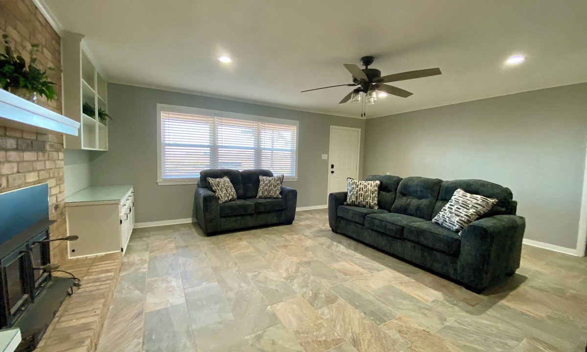Carthage House | Charming, newly remodeled 2-bedroom duplex near Carthage w/AC, fast WiFi