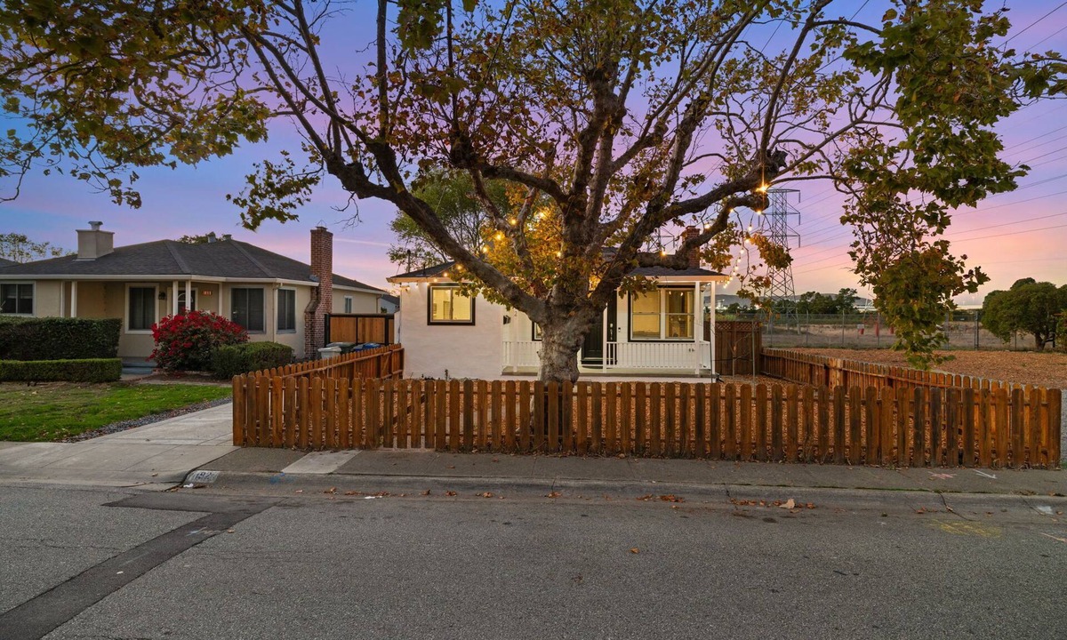 Millbrae House | Charming Sky Cove: SFO Haven