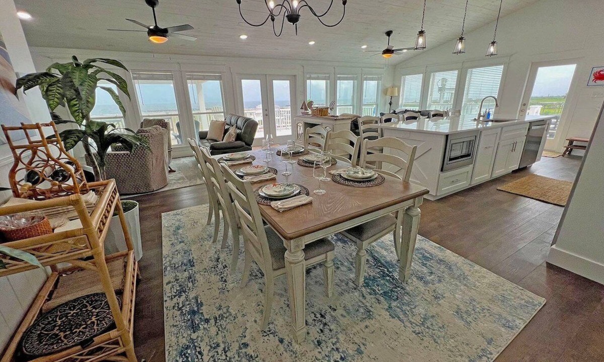 Grand Isle House | Chasin Tail - Beachfront - Island Realty