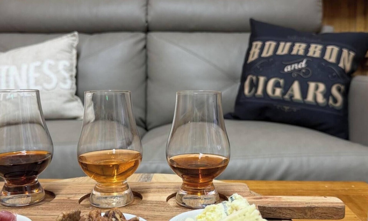 Clyde House | Chateau Bourbon – Luxury Whiskey Lounge Retreat