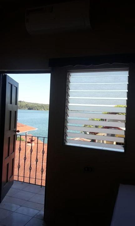 Flores House | Cheapy Hostel Flores