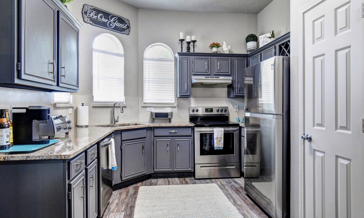 Rockwall House | Cheerful 3-bed room residential home with pool