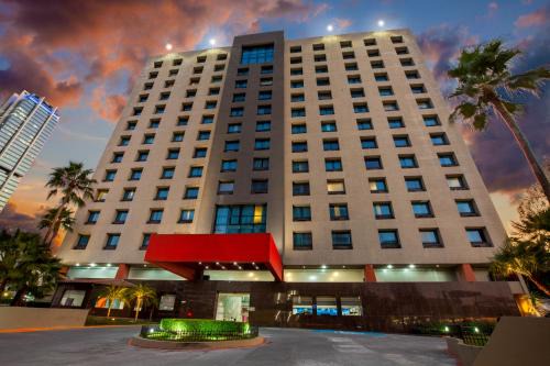 Monterrey Centro Hotel | CHN Hotel Monterrey Centro, Trademark Collection by Wyndham