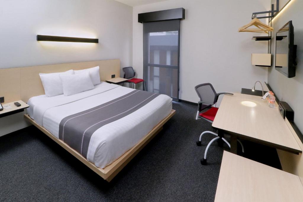 Monterrey Hotel | City Express Plus by Marriott Monterrey Nuevo Sur