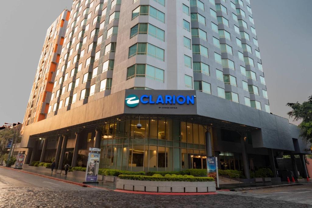 Zona 10 Hotel | Clarion Suites Guatemala City