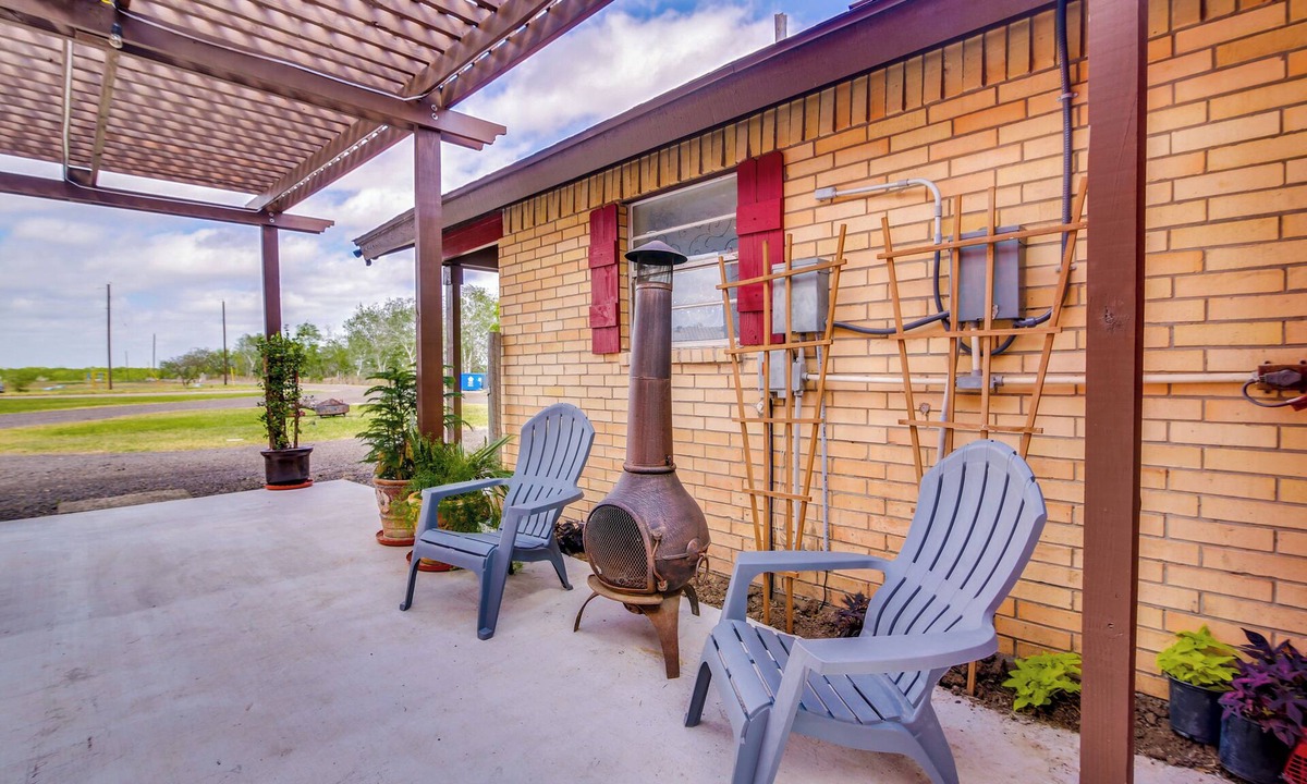 San Benito Cottage | Classy San Benito Vacation Rental With Chiminea!