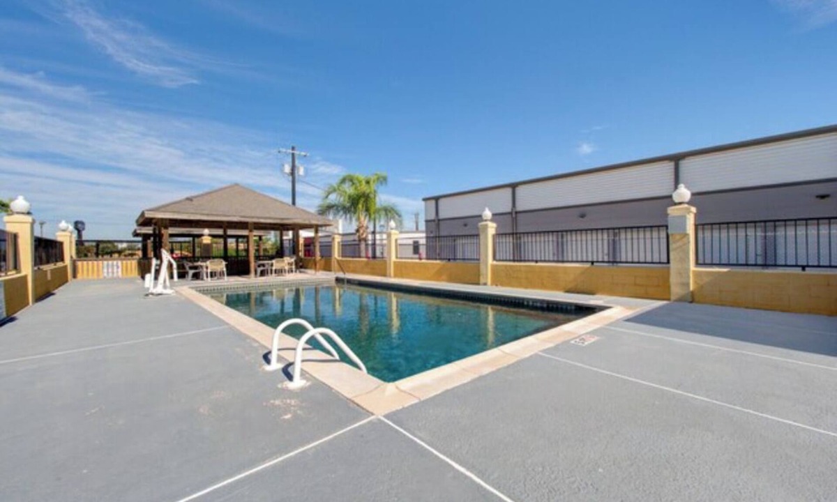 Weslaco Hotel | Clean & Comfy Room w/Free Parking – Ideal for Your Next Weslaco Visit | 2 Units