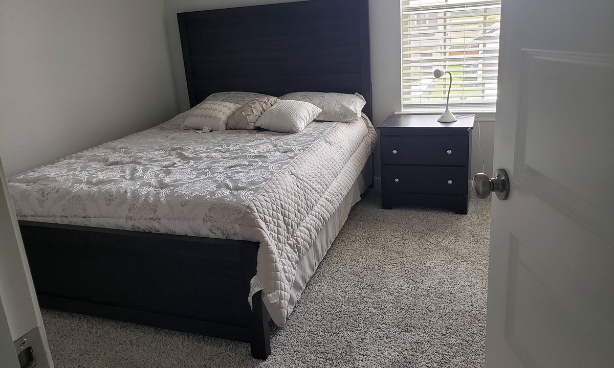 Williamson County House | Clean quiet room.No smoking, pets or partying in the house.