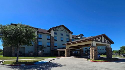 Beeville Hotel | Comfort Inn & Suites Beeville