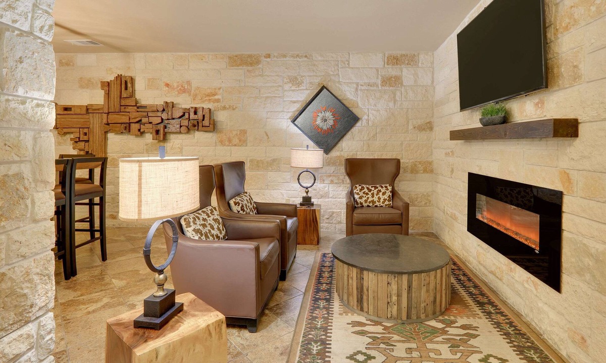 Central Arlington Hotel | Comfort Suites Arlington - Entertainment District