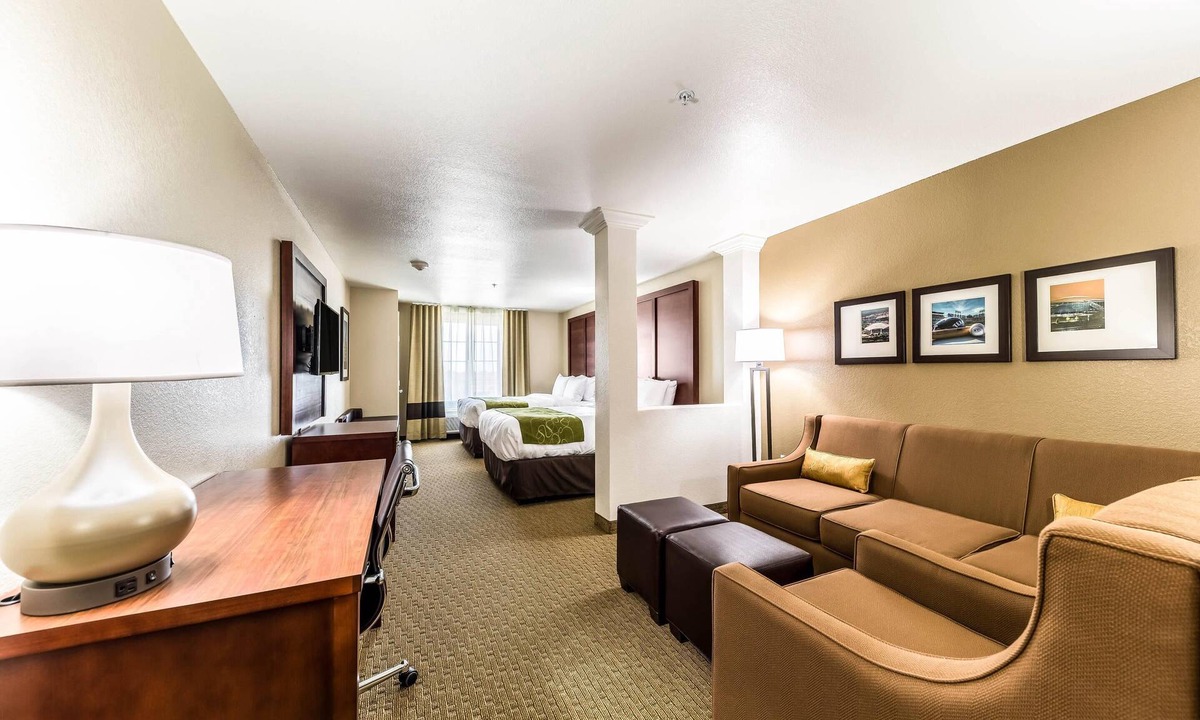 Grand Prairie Hotel | Comfort Suites Grand Prairie - Arlington North