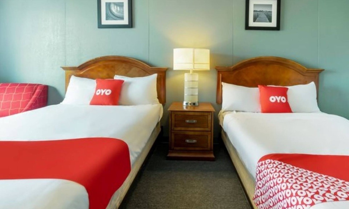 Jennings Hotel | Comfortable Double Room! Clean, Comfortable, Quiet—Perfect for Family Travel!