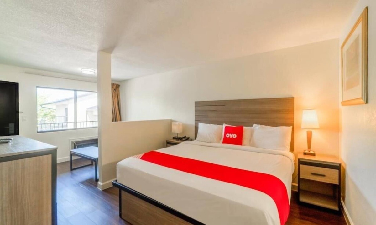 FM 1960 Hotel | Comfortable Houston Stay with Easy City Access