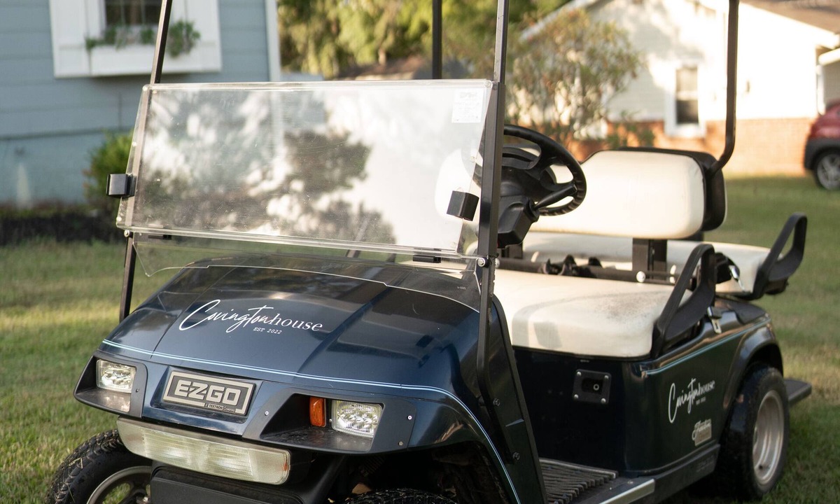 Covington House | Complimentary Golf Cart - .9 Miles From Square - Hot Tub