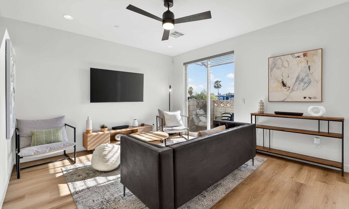 Villa De Paz House | Copper Sky Townhome - Pool & Gym
