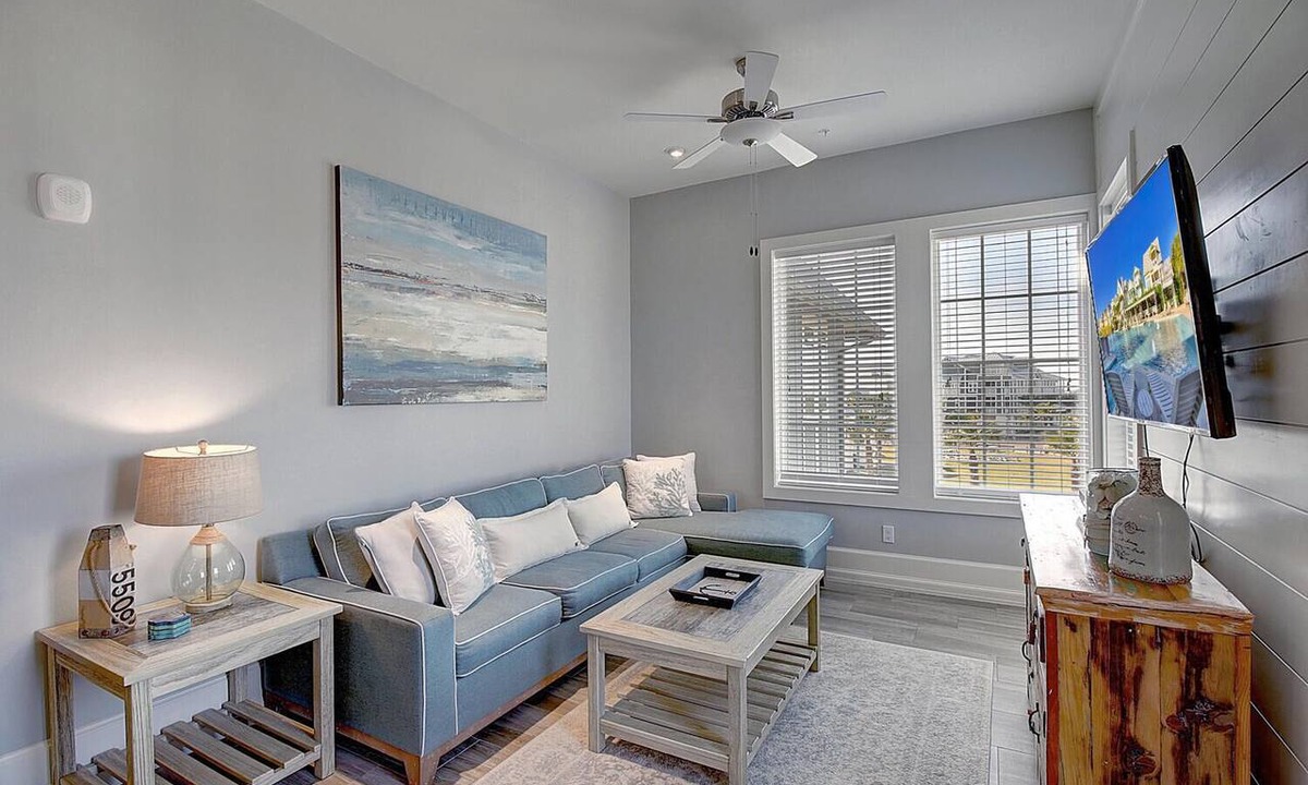 Cinnamon Shore Condo | Corner, 3rd-Fl Pet-Friendly Condo w/2 Decks@Cinnamon Shore+Great Amenities!
