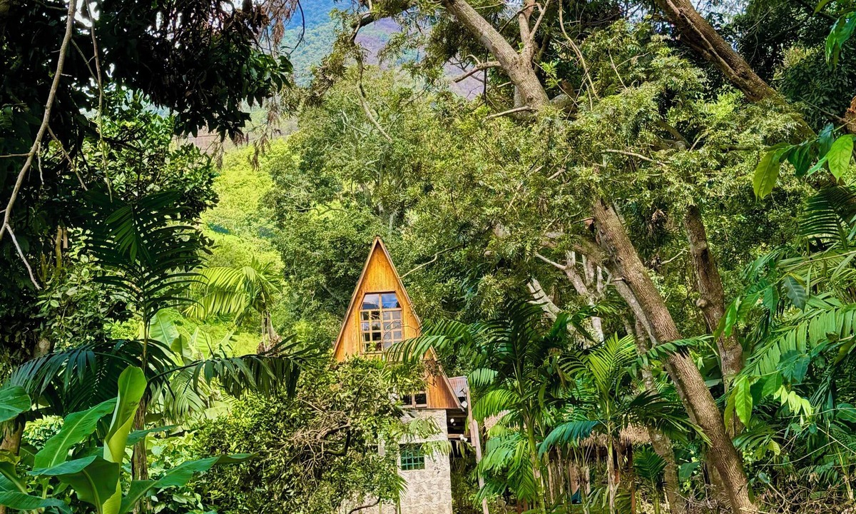 Santiago Atitlan Ski Chalet | Cottage by the Lake- wifi/breakfast/washing machine