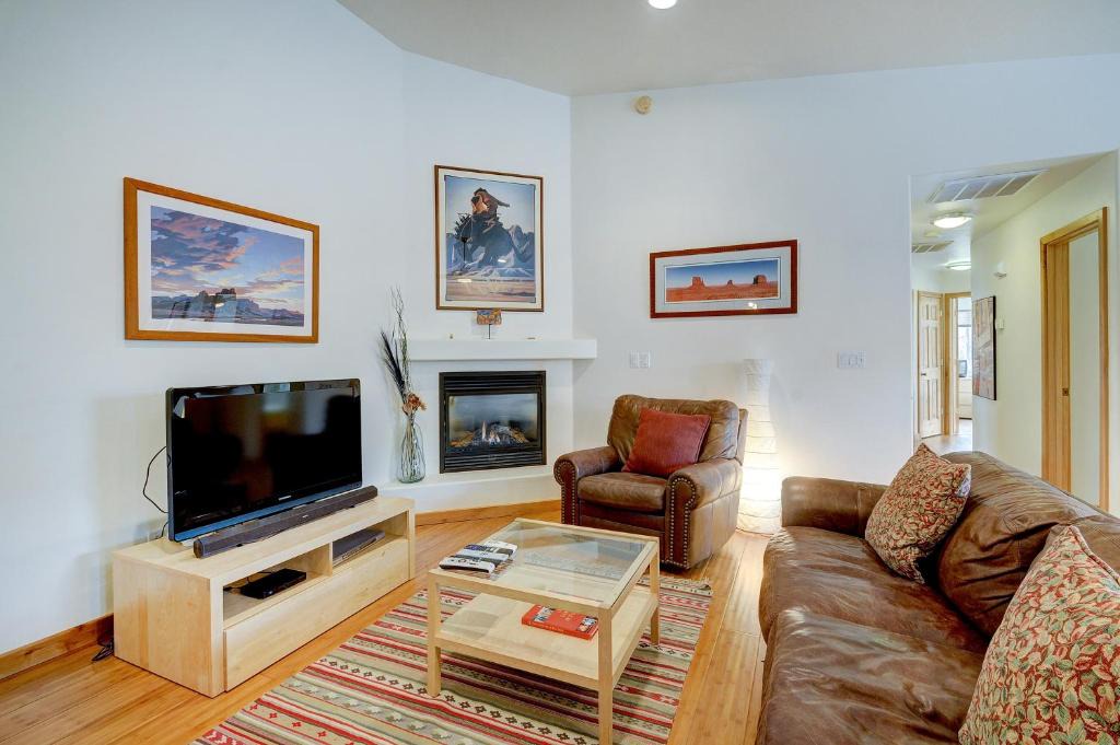 Moab House | Cottonwoods 405