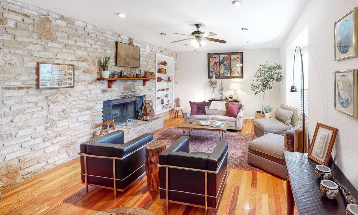 Dripping Springs House | Country-Adorned Home with Shared Pool & Hot Tub on Large Property - Dog-Friendly
