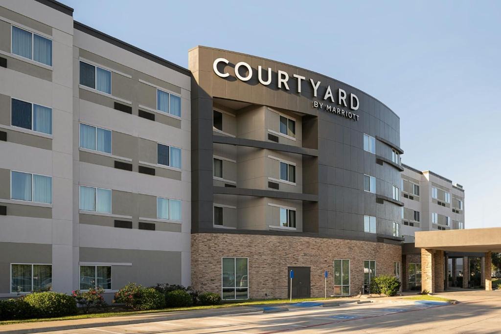 Fairbanks Hotel | Courtyard Houston NW/290 Corridor
