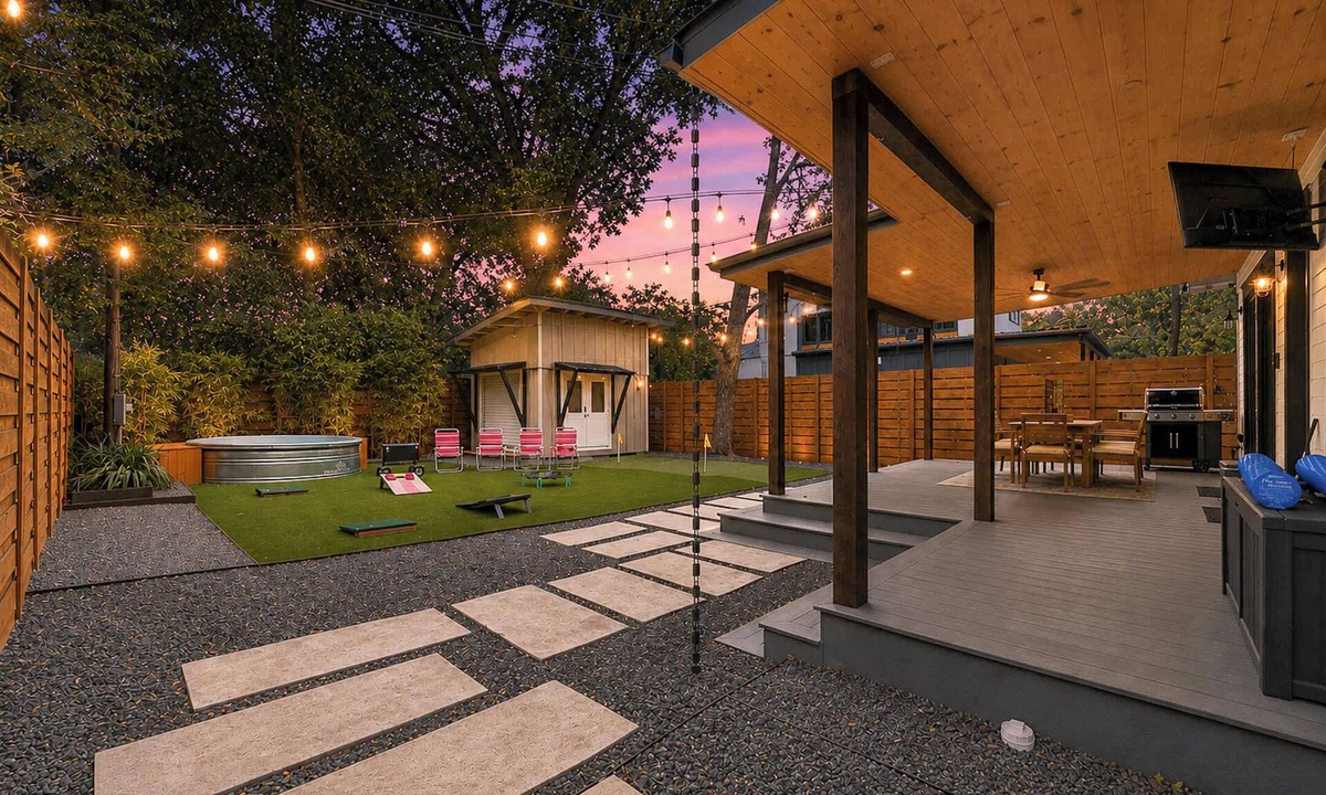 Holly House | Cowboy Pool, Putting Green - Near UT Football + DT