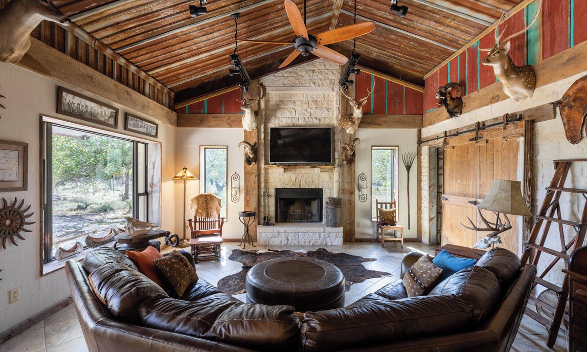 Mountain Home House | Cozy 2-Bedroom Ranch House in Mountain Home, TX – AC, WiFi & Hill Country Charm!