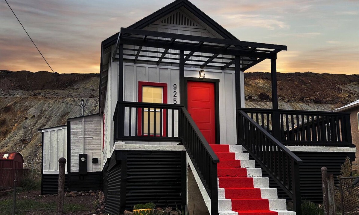 Bisbee House | Cozy Bisbee Bungalow - Games, Dogs Welcome