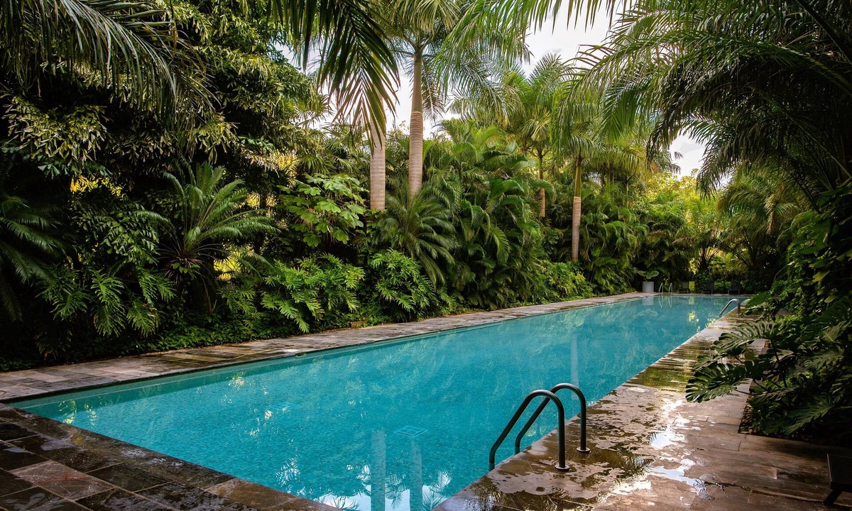 Zona Industrial Condo | Cozy, elegant 2BR steps to US Consulate