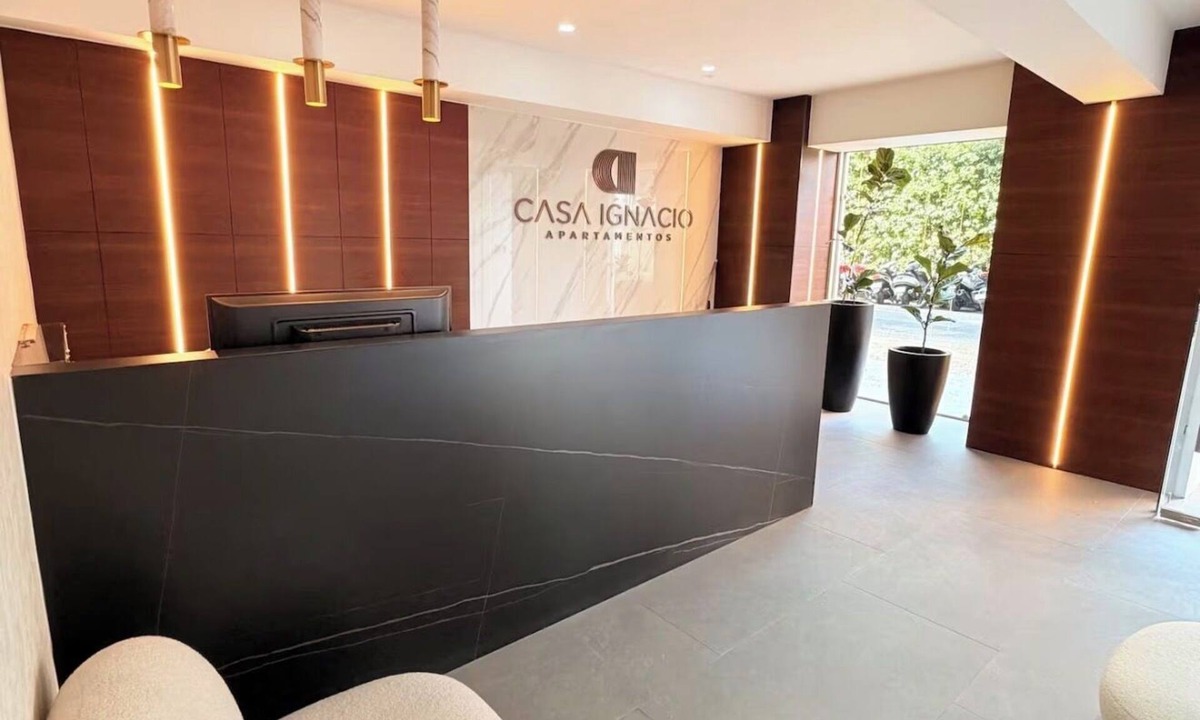 Zona 10 Apartment | Cozy Luxury Apt steps away from La Estación Z10 With Pool