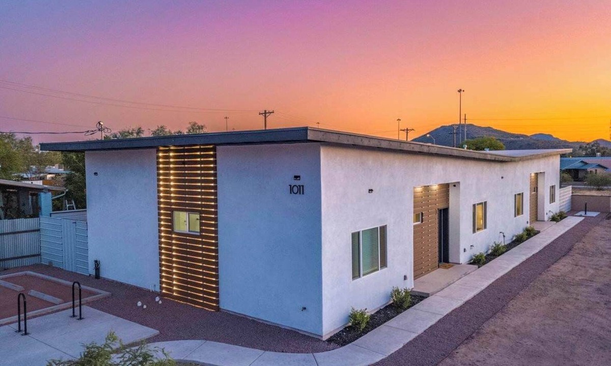 Barrio Anita House | Cozy Mega-Duplex | 8BR Summer Retreat