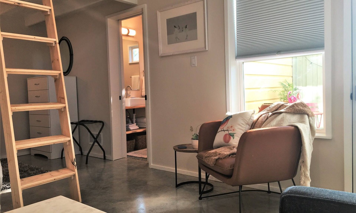 Ryan Place Apartment | Cozy Studio & Loft with full amenities & close to several hot spots!