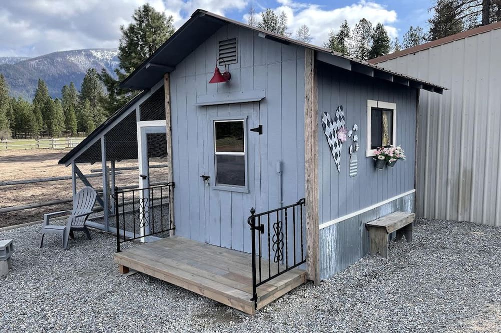 Thompson Falls Cabin | Cozy Tiny House Surronded by Thompson Falls and the Montana Mountains