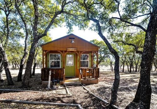 Mountain Home House | Cozy Western-Style Cabin with Dark-Sky Stargazing near Mountain Home, Texas