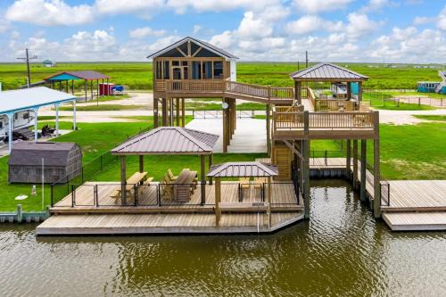 Port Bolivar House | Crabby Beaver home