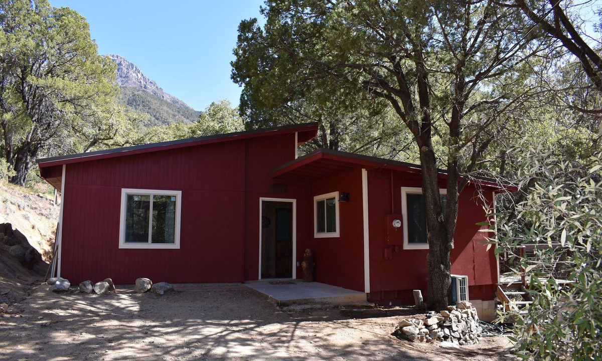 Sonoita Cabin | Creekside Madera Canyon Cabin close to Trailheads for hiking and birdwatching