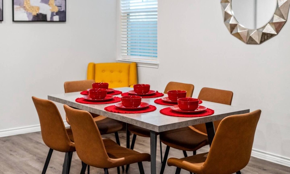Fort Worth House | Crew-Ready Stay |Private BRs, WiFi, Kitchen