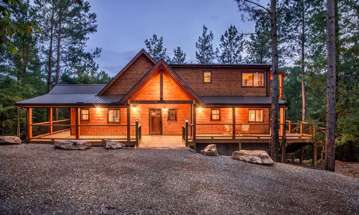 Broken Bow Cabin | Crystal Ridge, Wet Spa, Pool Table, Arcade Game, Hot Tub, Wood-burning Fireplace