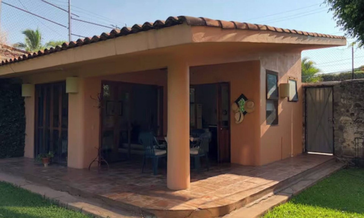 Cuernavaca House | Cuernavaca's Hidden Gem: Adorable Bungalow with WiFi & Serene Garden Escape.