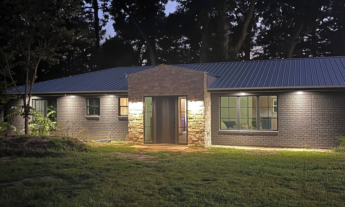 St. Joseph House | Cypress Haven - Completely remodeled, luxury lake front house on Lake Bruin