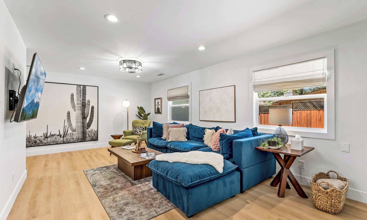 Shadow Mountain House | Design | Single Level | AC | Hottub | Backyard Fun
