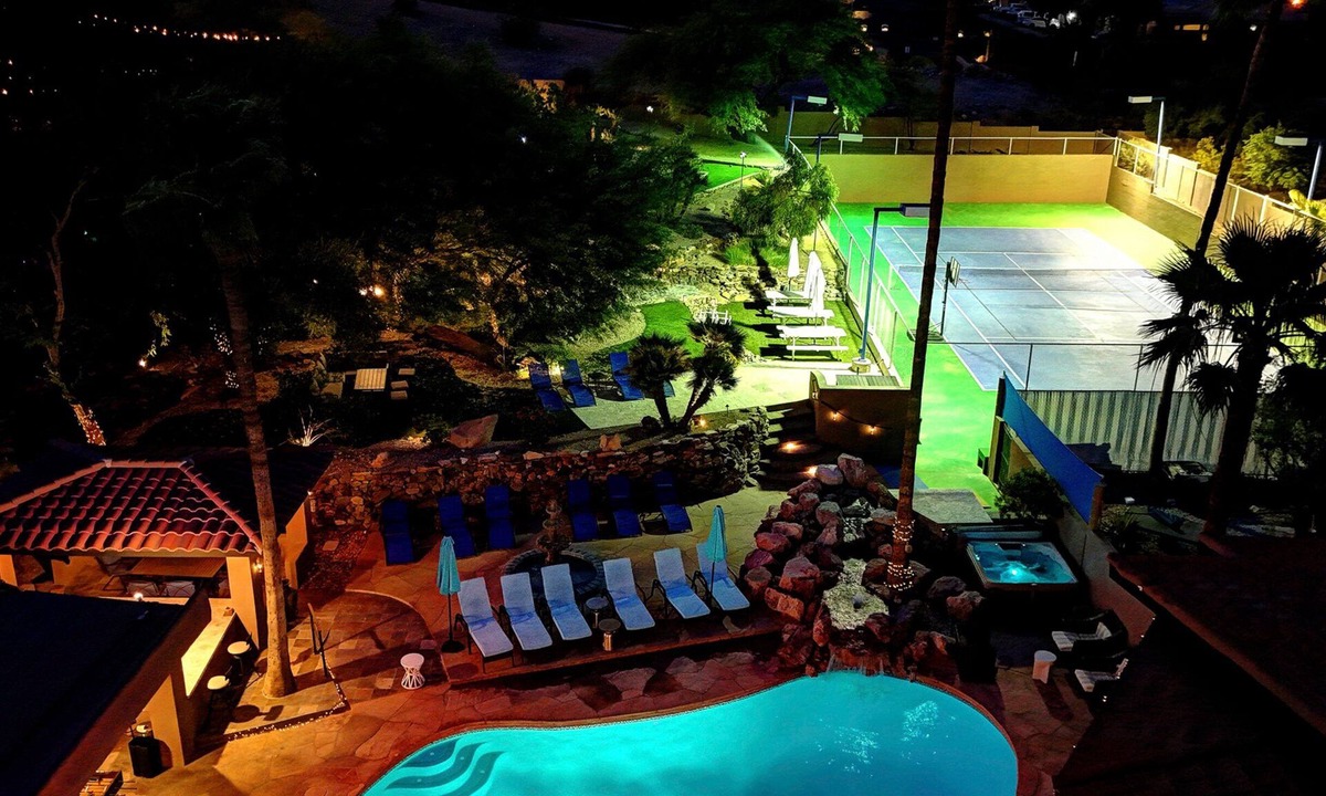 Paradise Valley Village House | DISCOUNTS Available 1st in Description! Resort-like Pickleball/Spa/Golf/Hot Tub!